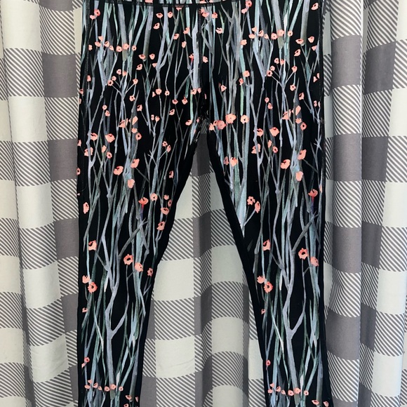 Fabletics Cherry Blossom Floral Leggings - Picture 3 of 5